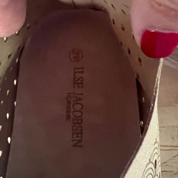 Ilse Jacobsen Tulip Slip-On EU 39 / US 8.5 Neutral Laser Cut Sneakers - Picture 7 of 8